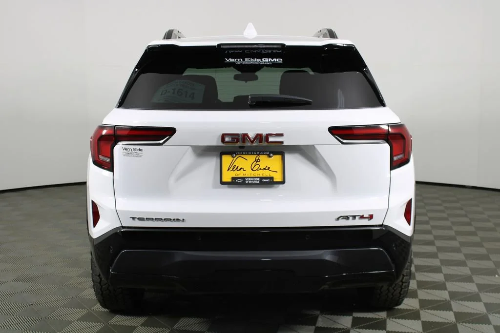 2026 GMC Terrain AT4 - Photo 6