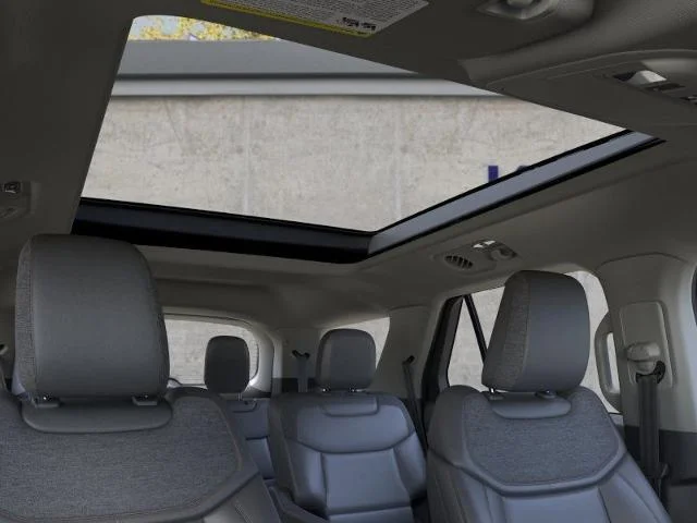 New 2026 Space White Metallic Ford Active image 46