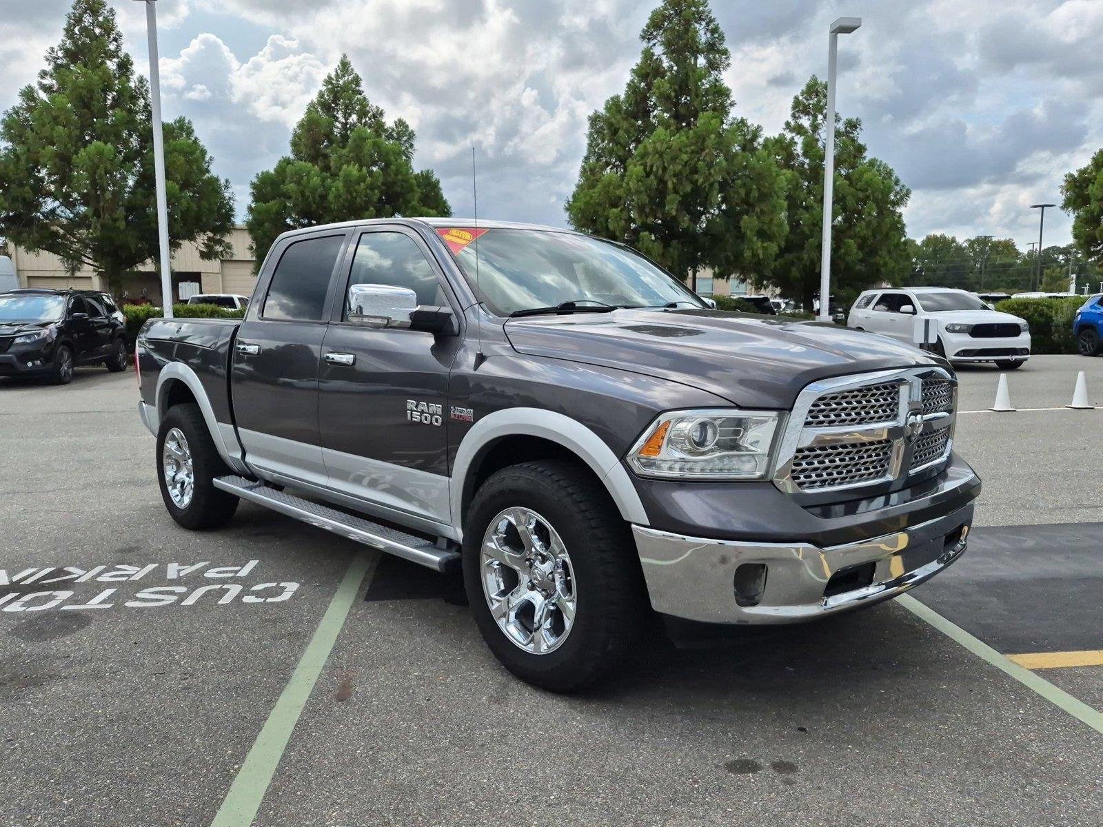 Used 2015  RAM TRUCK LARAM image 7