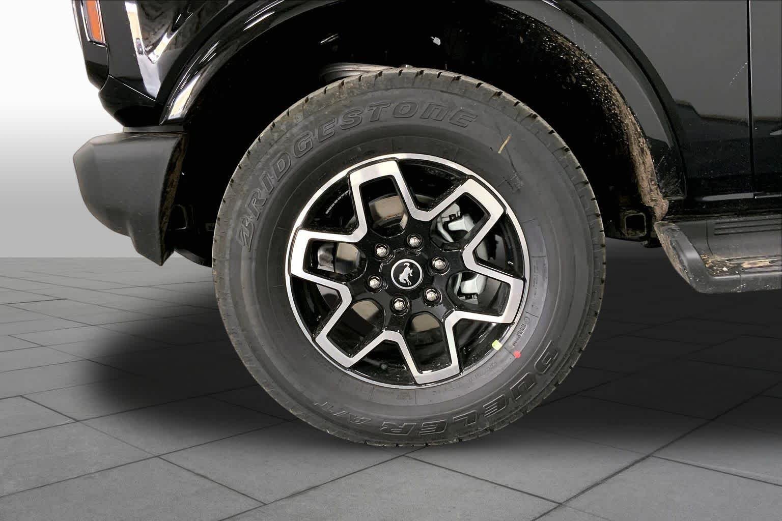 New 2026 Shadow Black Ford Outer Banks® image 9