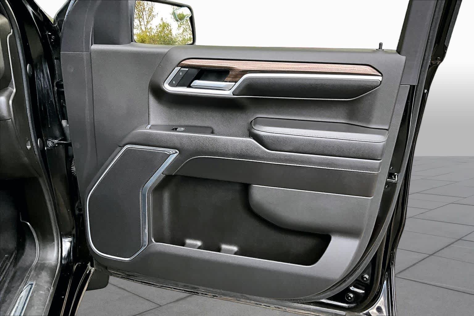Used 2022 Black Chevrolet LT image 21