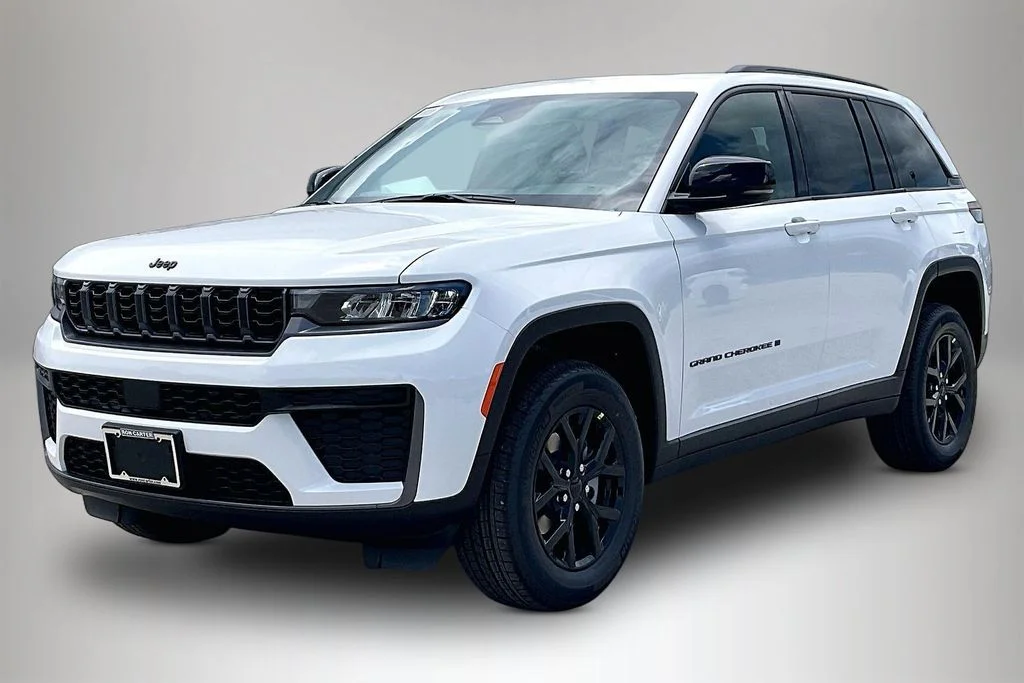 New 2026 Bright White Clear-Coat Exterior Paint Jeep Altitude image 2