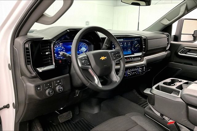 Used 2025 Summit White Chevrolet LT image 16
