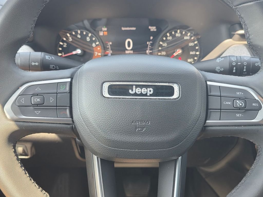 Certified Used 2024 Gray Jeep Latitude image 33