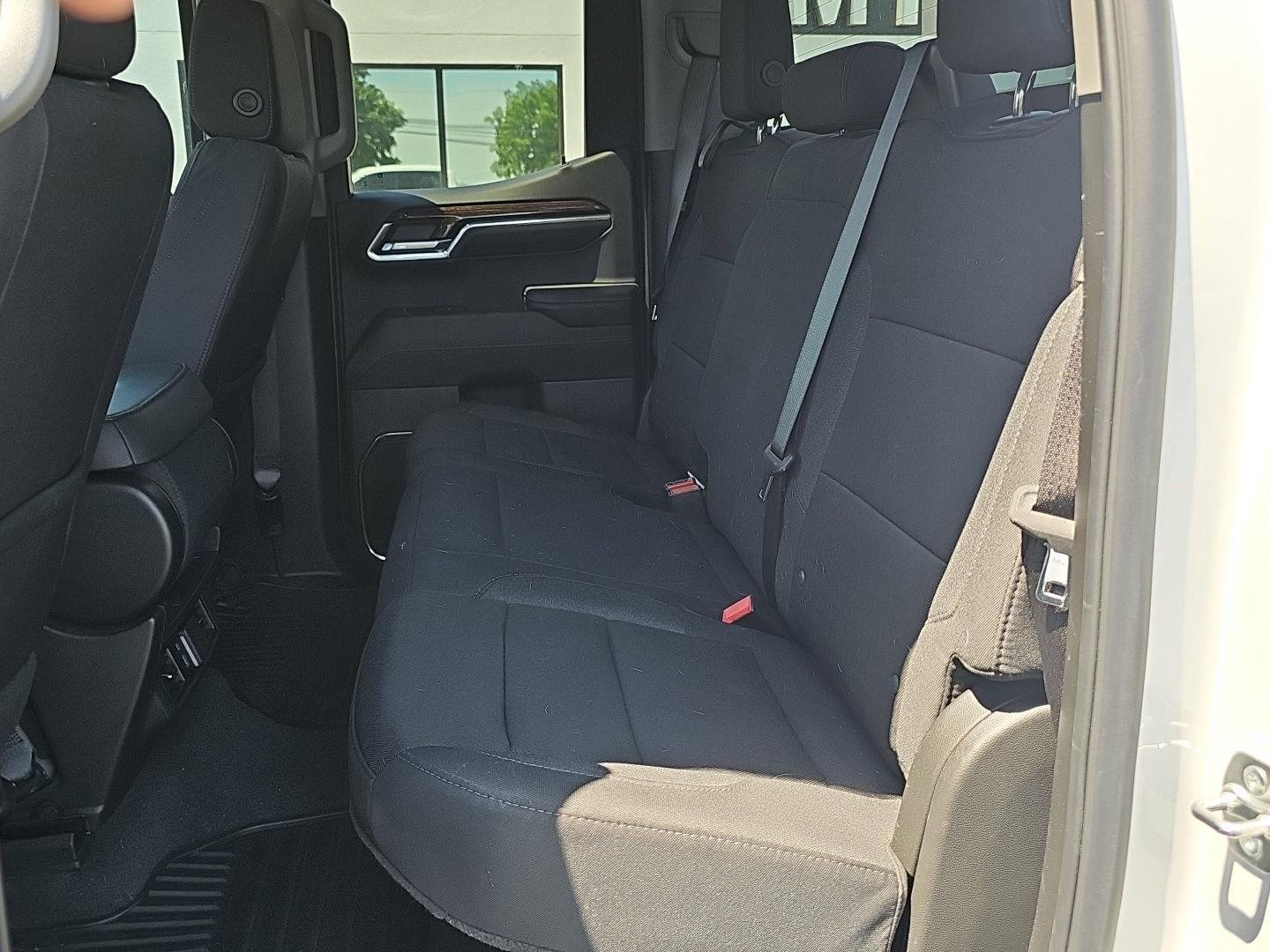 Used 2025 Summit White GMC Elevation image 27
