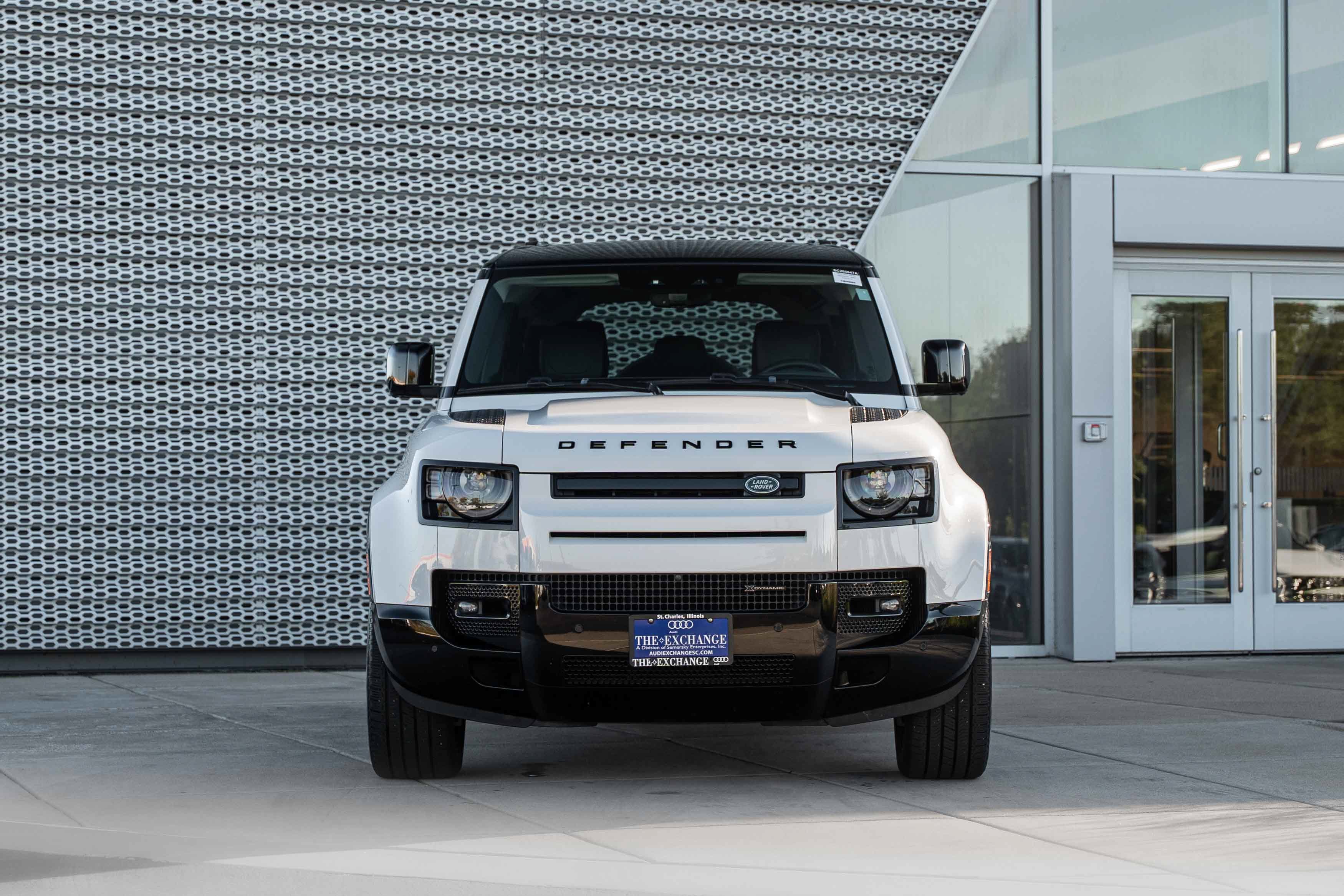 Used 2023 Fuji White Land Rover X-Dynamic SE image 33
