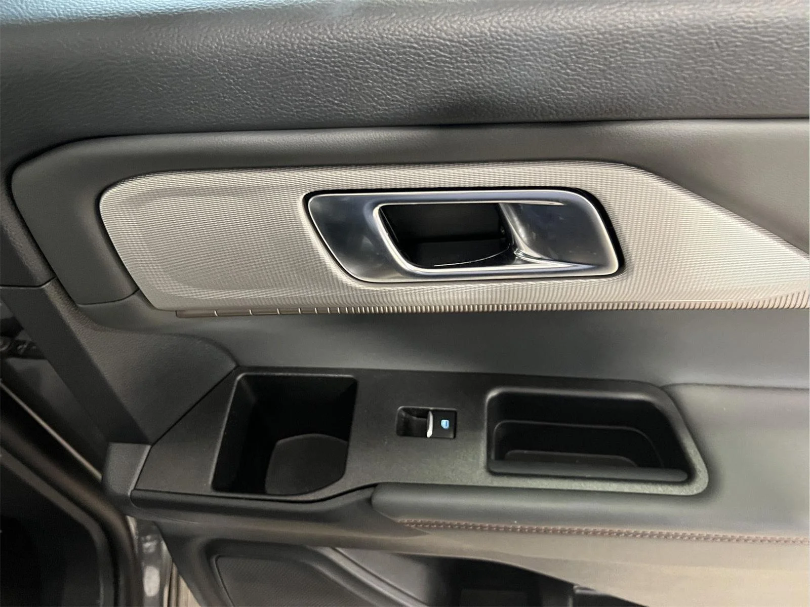 Used 2025 Carbonized Gray Ford Active image 15