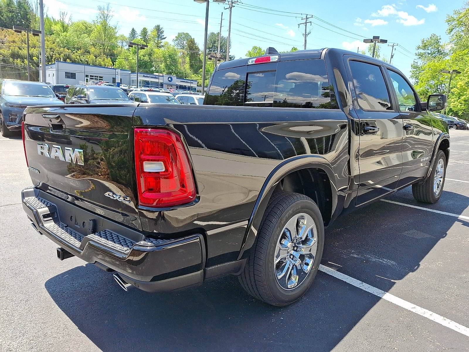 New 2026 Diamond Black Crystal Pearl-Coat Exterior Paint RAM Big Horn image 3
