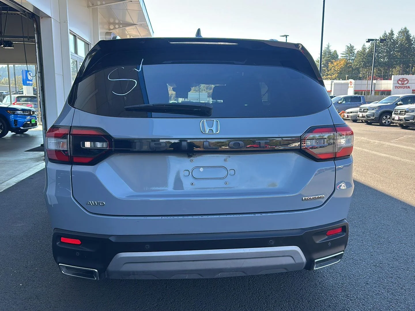 Used 2024 Sonic Gray Pearl Honda Touring image 3