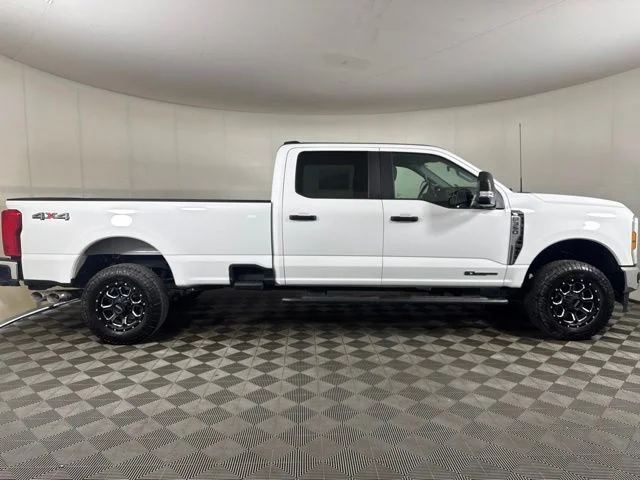 Used 2025 Oxford White Ford XL image 2