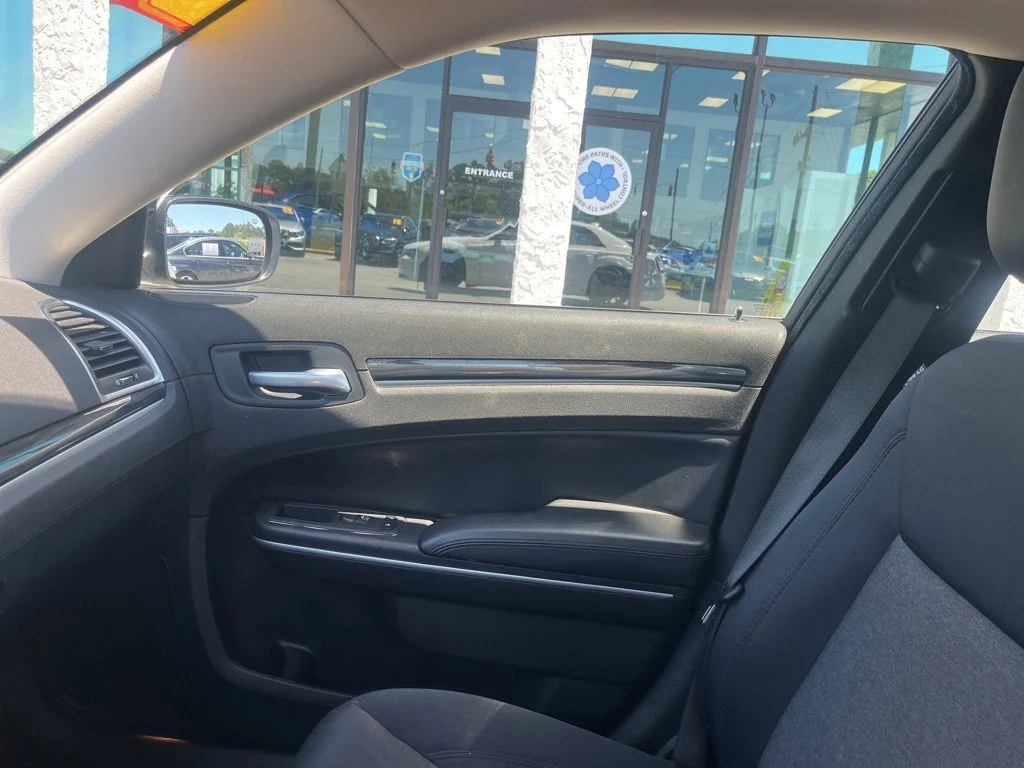 Used 2021 White Chrysler Touring image 17