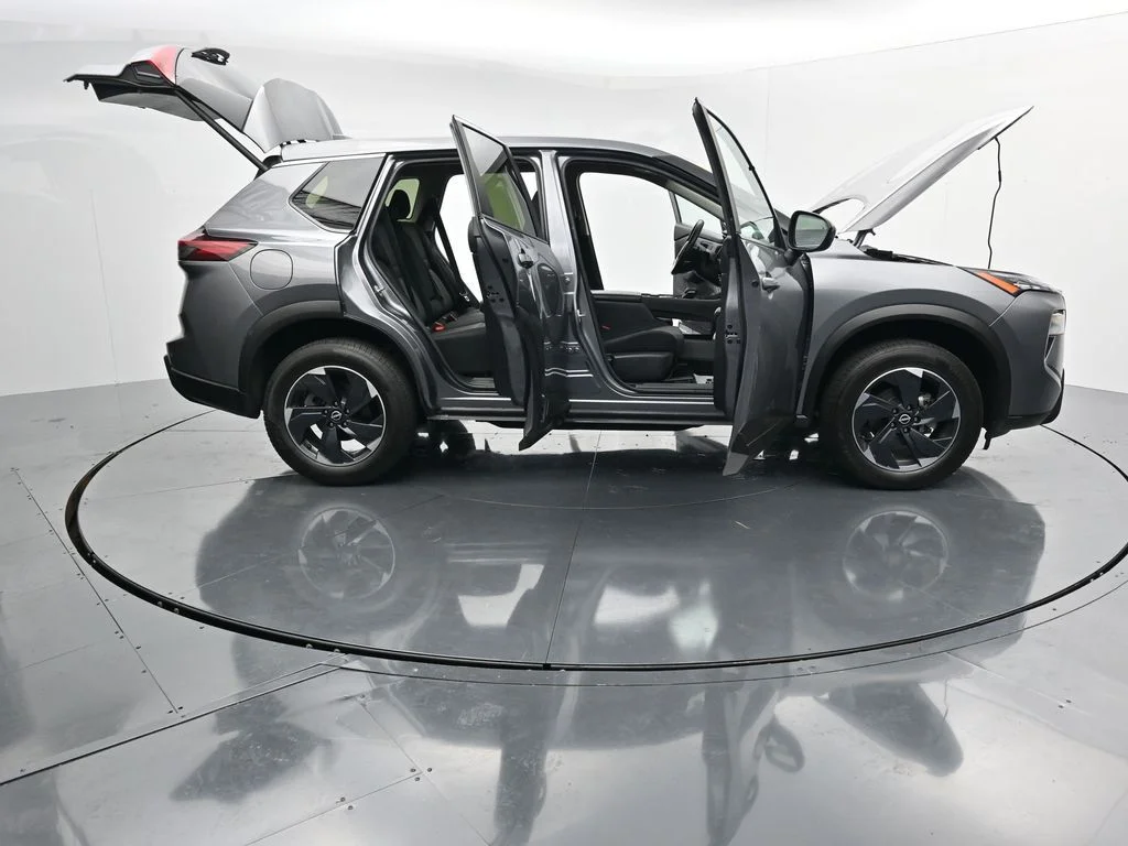 Used 2024 Gray Nissan SV image 33