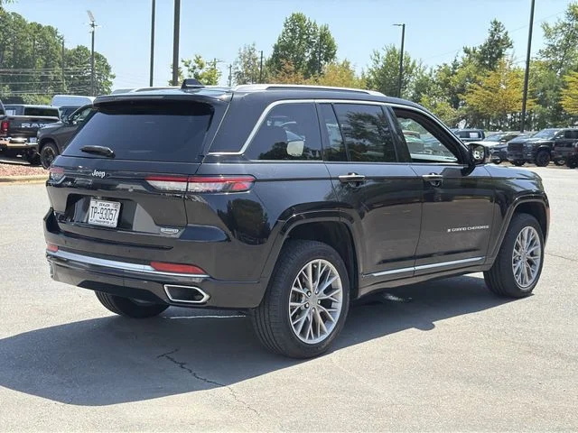 Used 2022 Black Jeep Summit image 12
