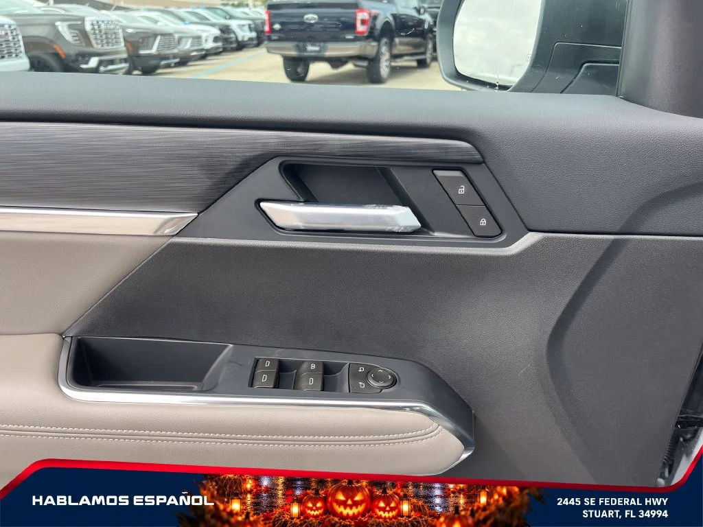 New 2027 Glacier White Tricoat GMC Elevation image 23
