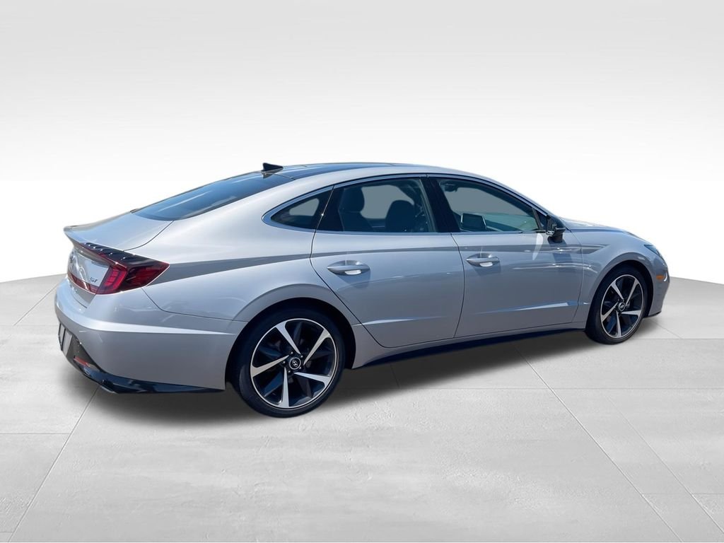 Used 2023 Silver Hyundai SEL Plus image 8