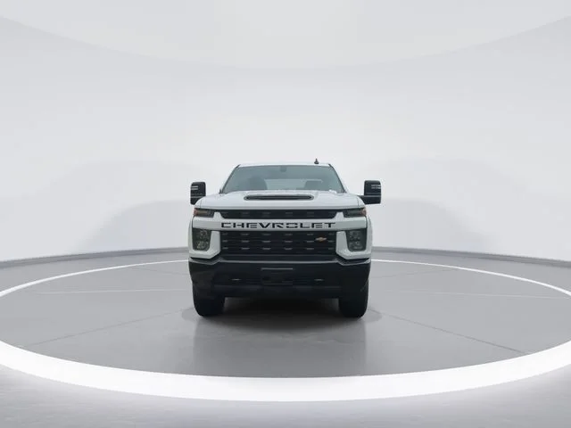 Used 2023 White Chevrolet Custom image 3