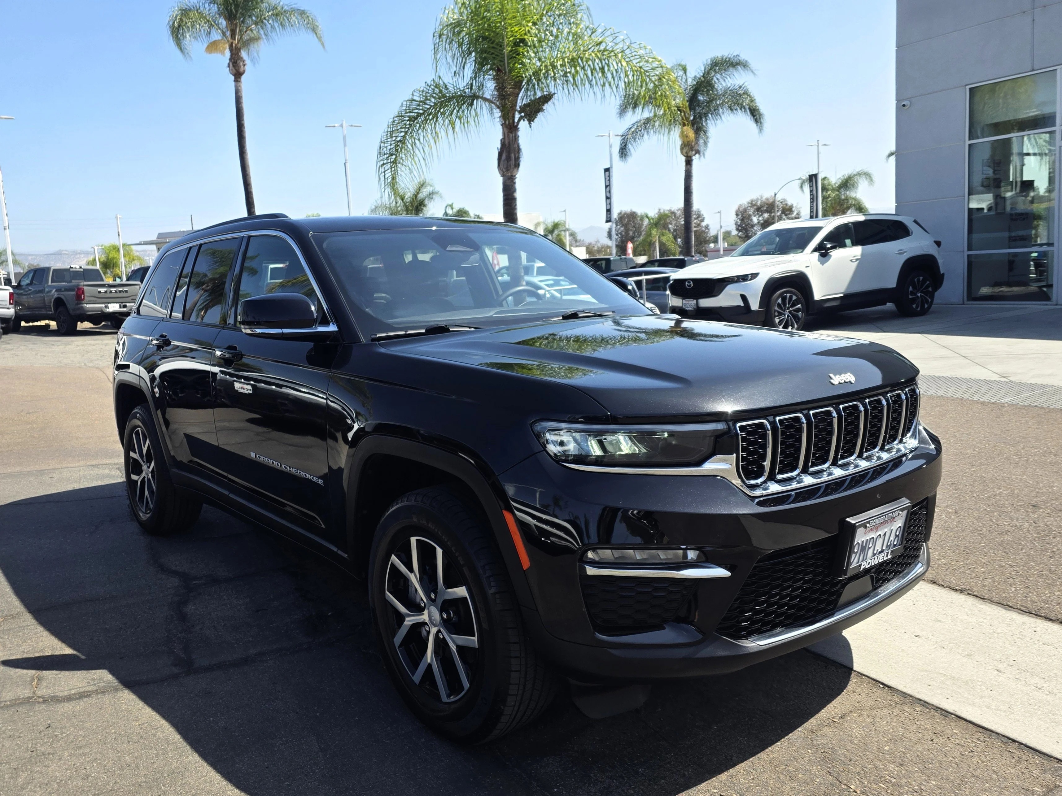 Used 2024 Diamond Black Jeep Limited image 6