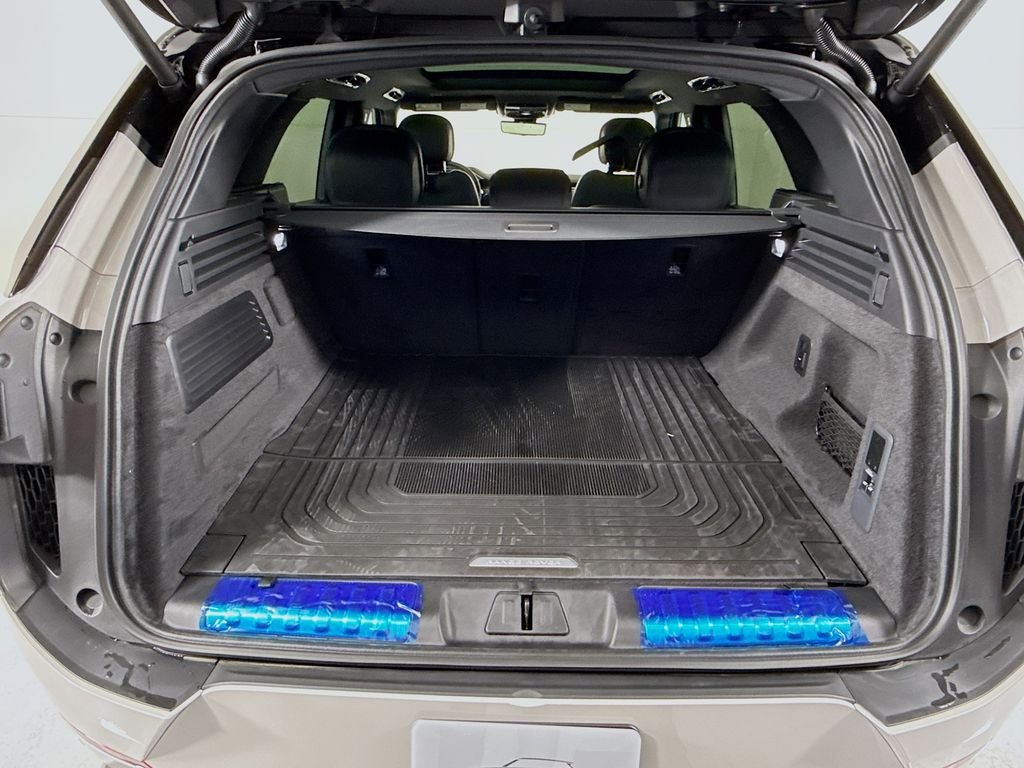 New 2026 Borasco Grey Land Rover Dynamic SE image 30