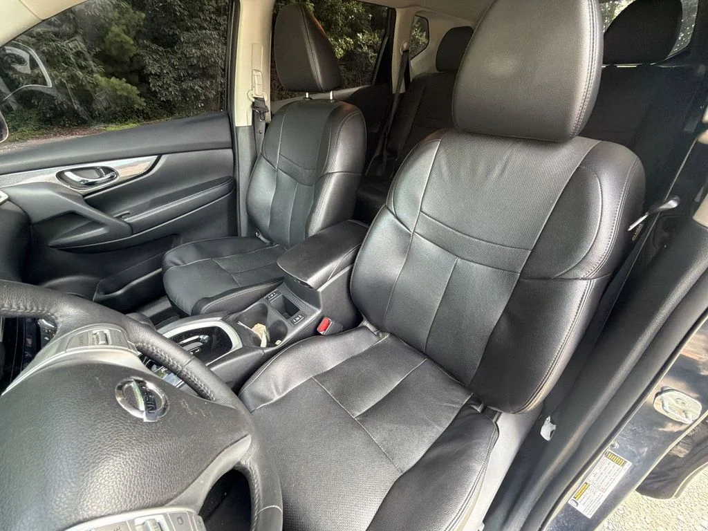 Used 2016 Blue Nissan SL image 18