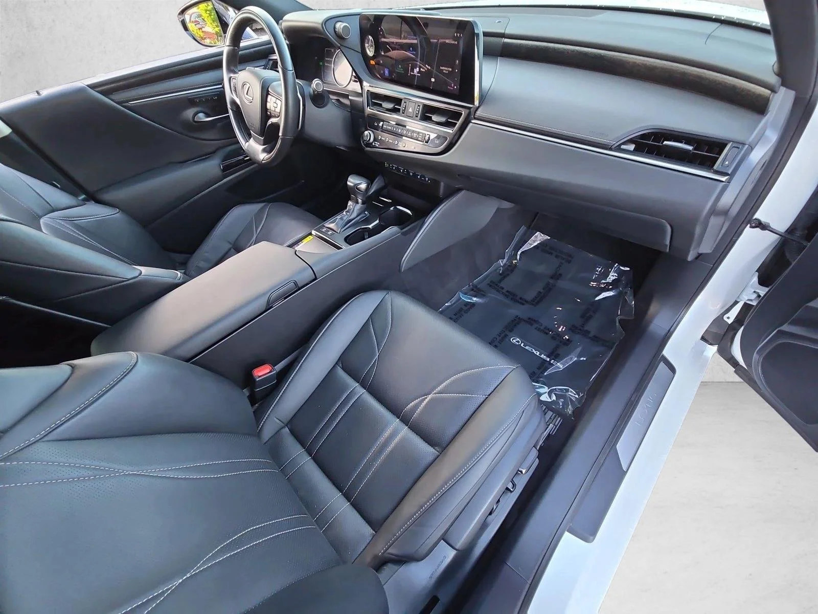 Certified Used 2024 Eminent White Pearl Lexus ES 300h Ultra Luxury image 23