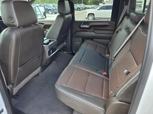 Used 2024 White GMC Denali image 9