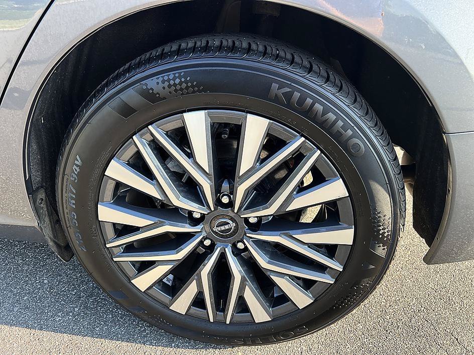 Certified Used 2025 Gun Metallic Nissan SV image 10