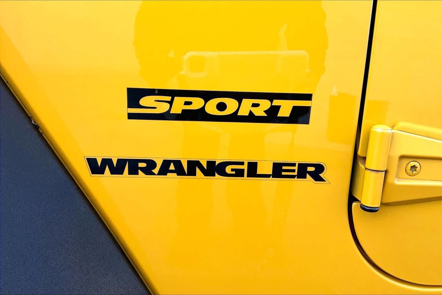 Used 2015 Baja Yellow Clearcoat Jeep Sport image 10