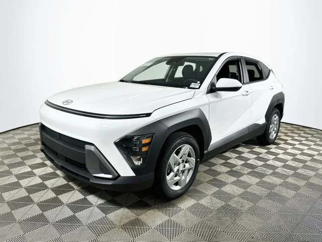 New 2027 White Hyundai SE image 7