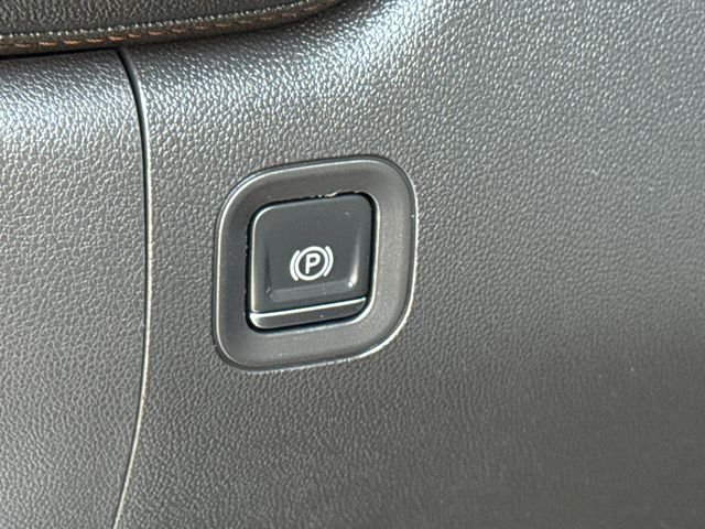 Used 2020 Gray GMC AT4 image 20