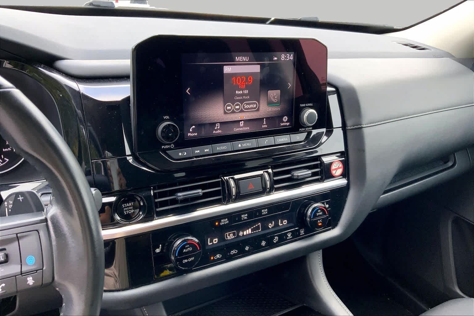 Used 2025 Glacier White Nissan SV image 6