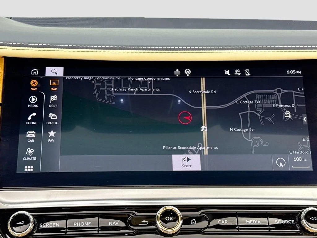 Used 2021  Bentley V8 image 22
