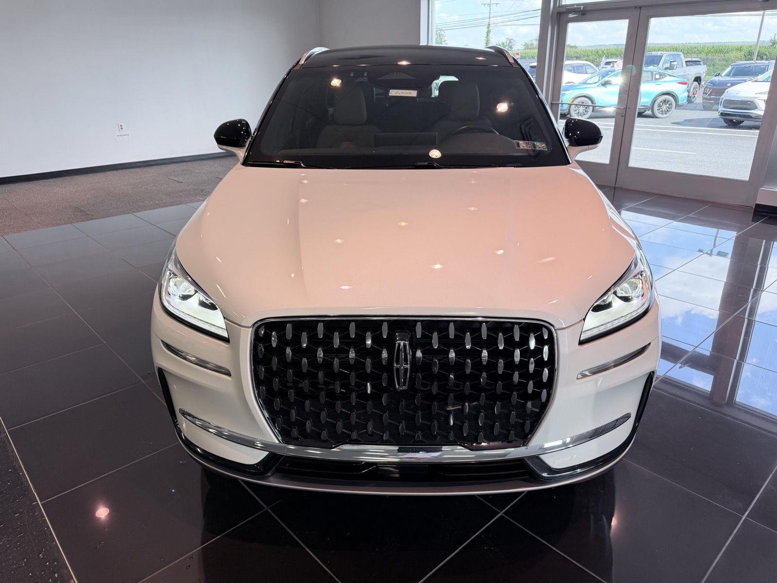 Used 2023 Pristine White Me Lincoln Reserve image 20