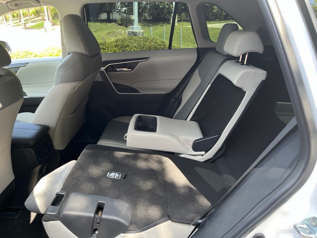 Used 2025 Beige Toyota XLE Premium image 31