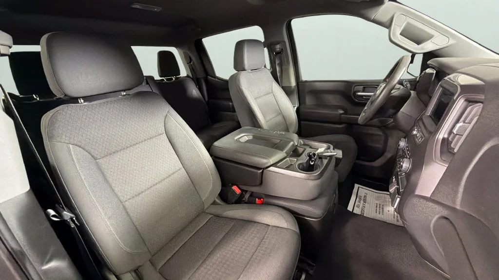 Used 2023 STERLING GRAY METALLIC Chevrolet Custom image 27
