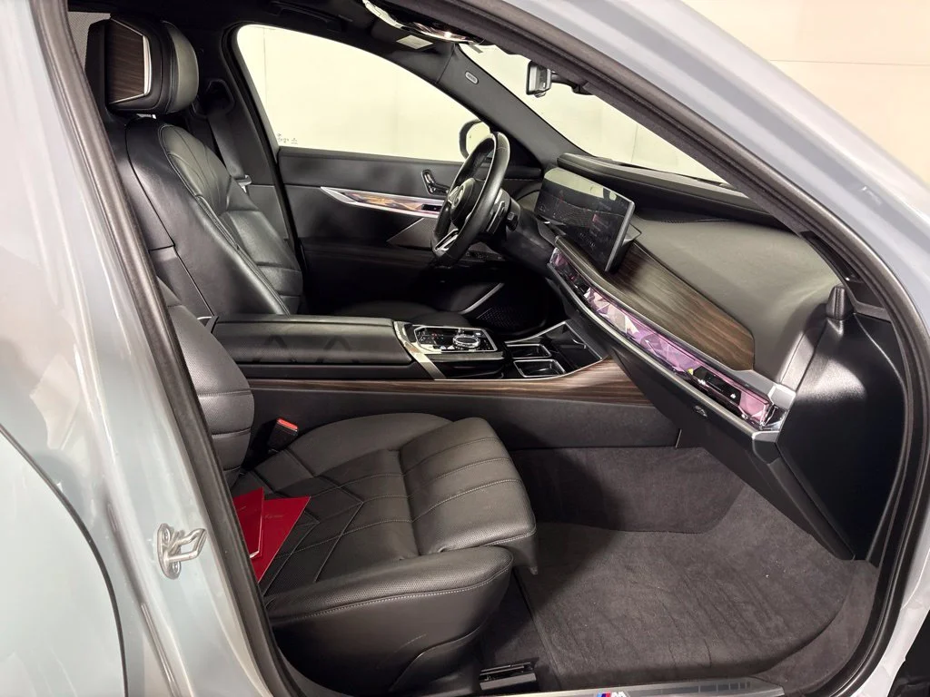 Used 2023 Gray BMW 740i image 21