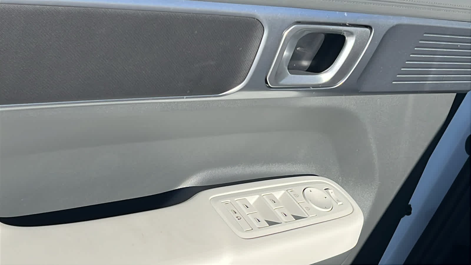 New 2026 Serenity White Hyundai SE image 22