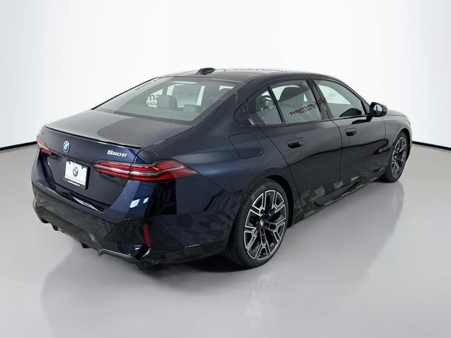 New 2027 Carbon Black Metallic BMW 550e xDrive image 7