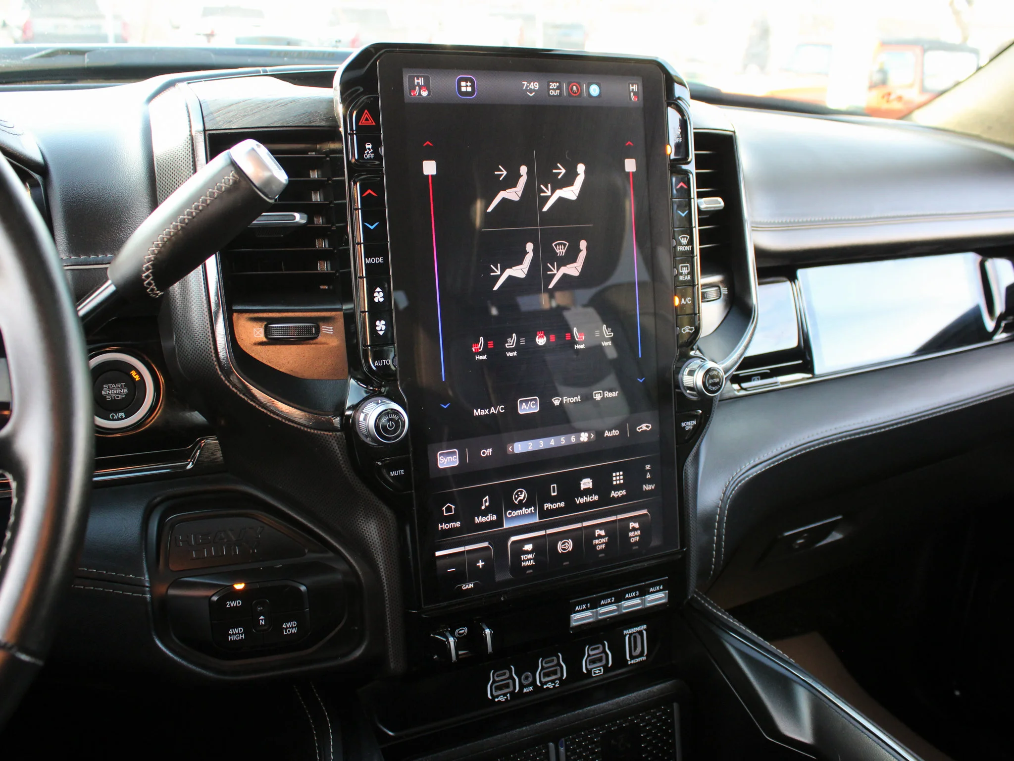 Certified Used 2025 Black RAM Limited * No Accidents | Cummins Diesel | Night Edition | 5th Wheel & Gooseneck | Apple CarPlay image 28