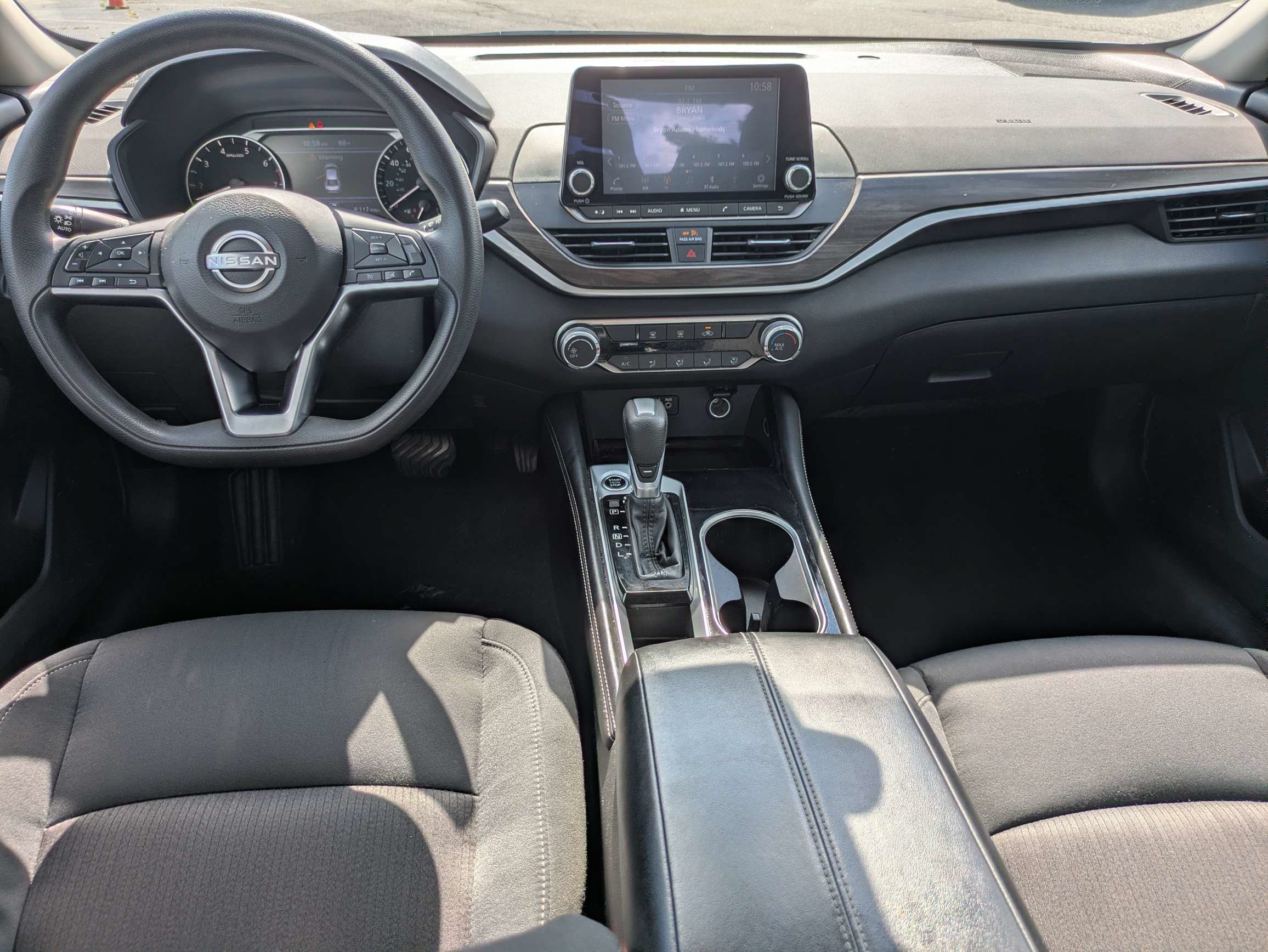 Used 2023 White Nissan 2.5 SV image 11