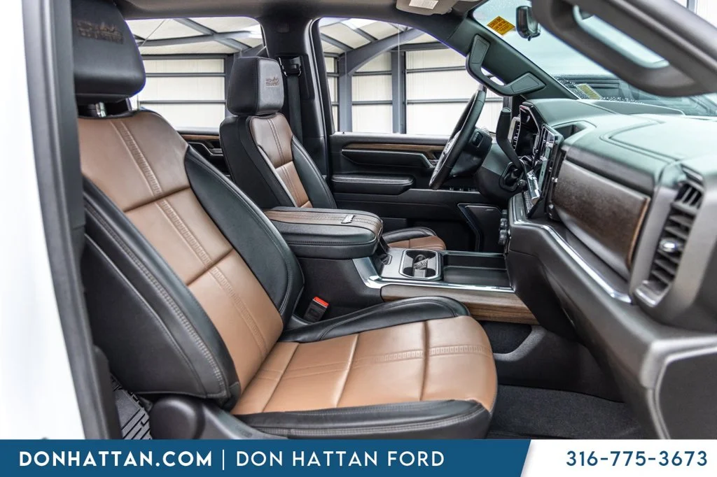 Used 2025 White Chevrolet High Country image 21