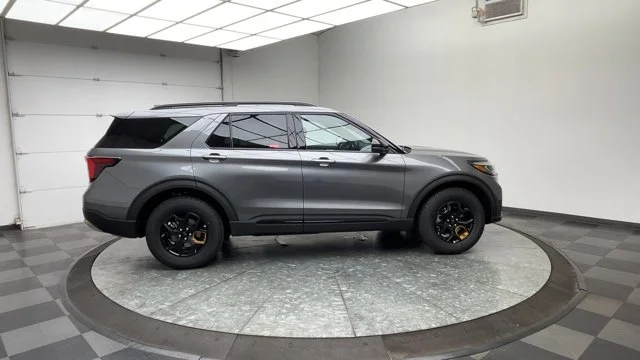 Used 2026 Carbonized Gray Metallic Ford Tremor image 45