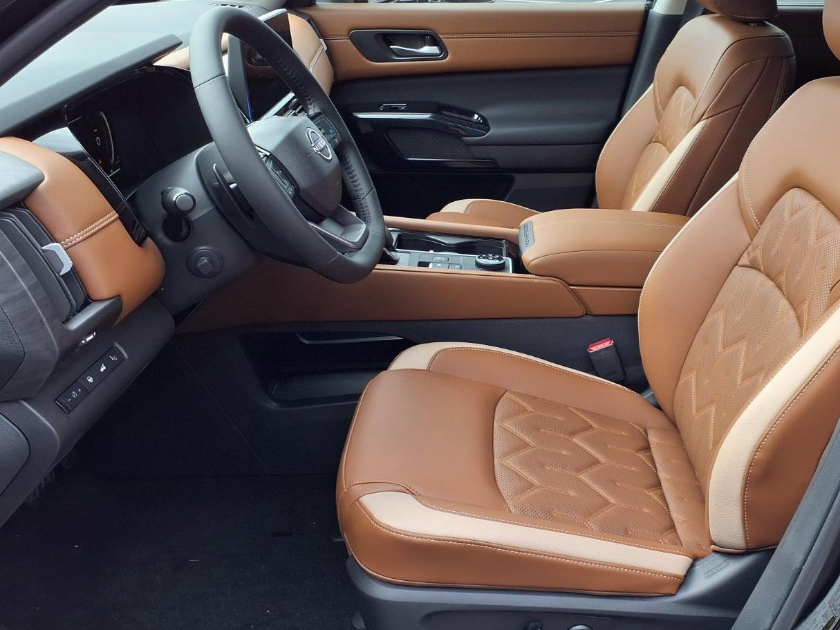 New 2026 Everest White Pearl Tricoat Nissan Platinum image 11