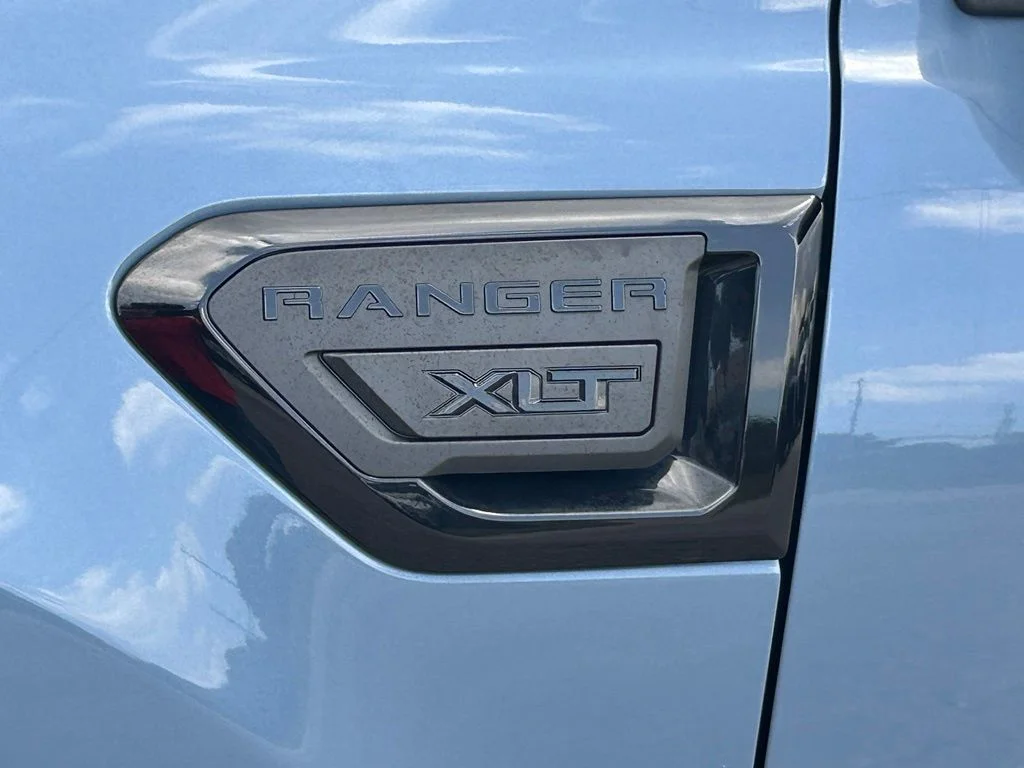 Used 2023 Azure Gray Metallic Ford XLT image 17