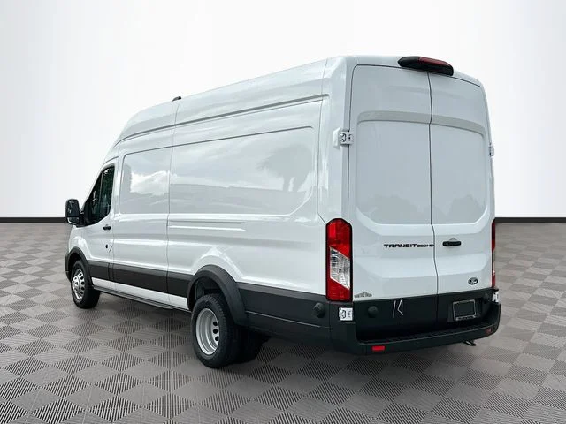 New 2026 Oxford White Ford Base image 4