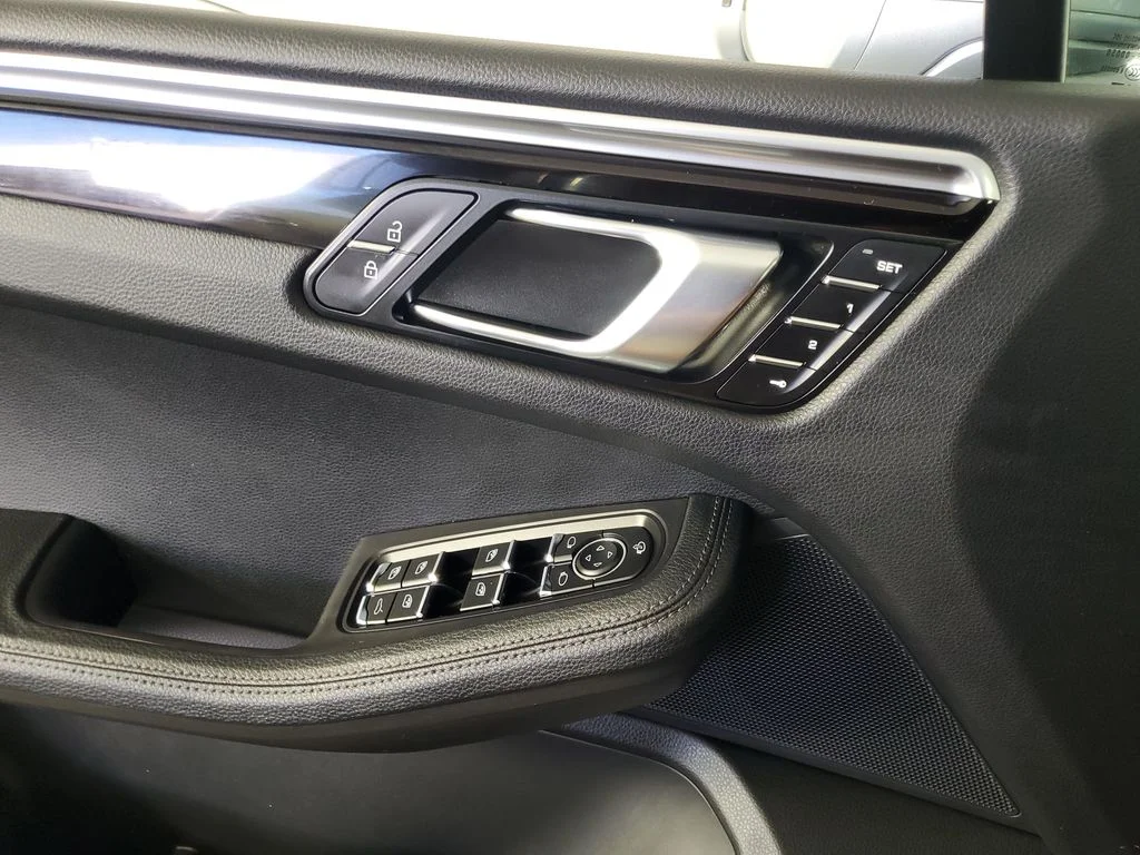 Used 2024 Silver Porsche  image 29