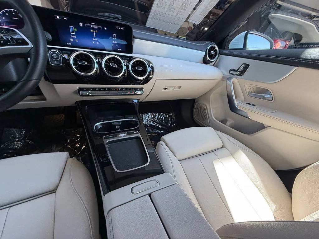Used 2025  Mercedes-Benz CLA 250 image 15