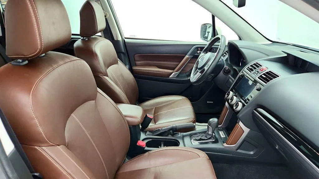 Used 2018 Crystal White Pearl Subaru 2.5i Touring CVT image 22