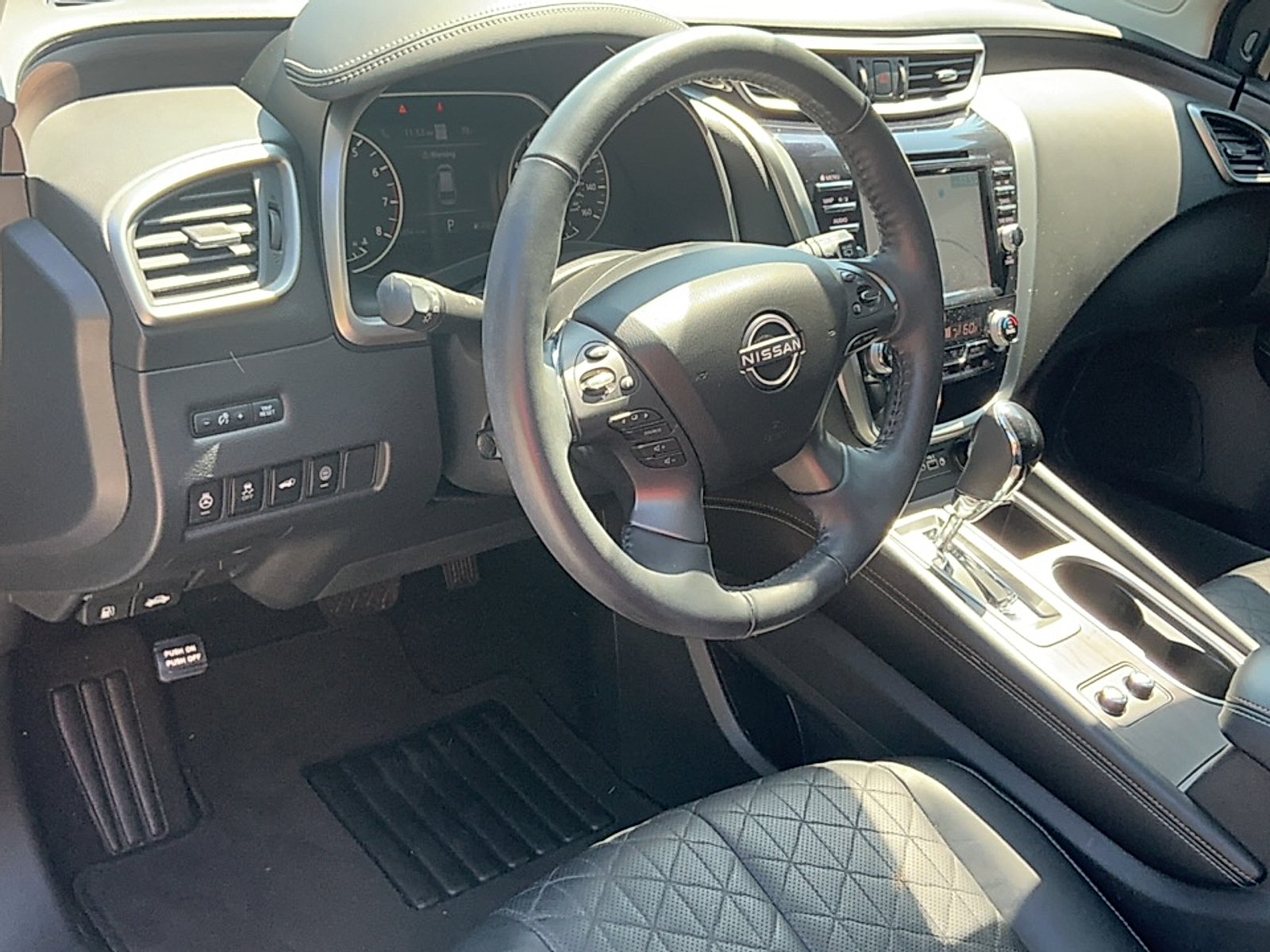 Used 2023 Boulder Gray Pearl Nissan Platinum FWD image 9