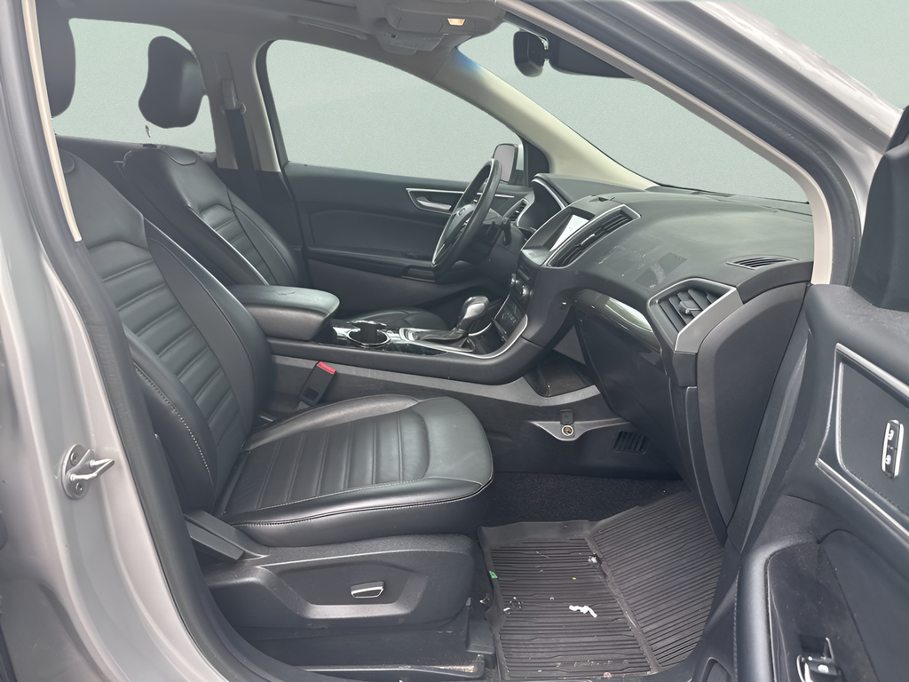 Used 2018 Silver Ford SEL image 20