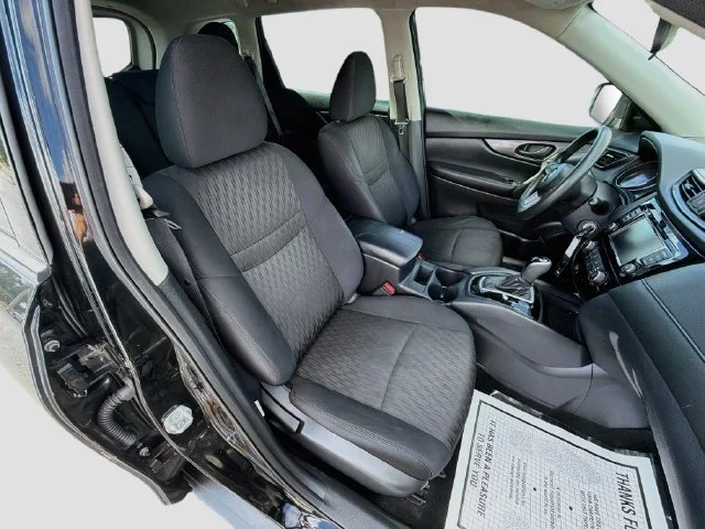 Used 2019 Black Nissan S image 27